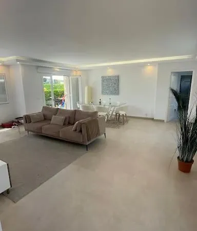 Family-friendly Escape- 130m2 Of Pure Joy Appartement *